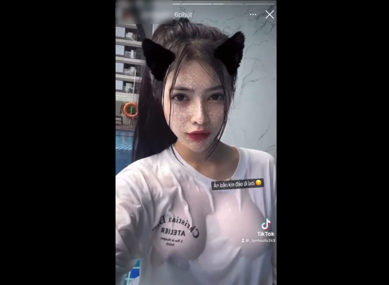 Hot girl tiktoker Thu Uyên vn khoe vú đẹp